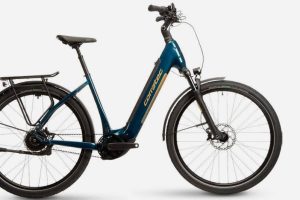 Corratec - E-POWER TREKKING 28 CX8 BELT WAVE -  Bosch Performance Line CX Smart System - 90NM - 800Wh - Wave - Größe M - türkis dunkel /gold