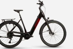Corratec - E-POWER TREKKING 28 CX6 WAVE - Bosch Performance Line CX Smart System -  up to 100NM - 600Wh - Wave - Größe M - Schwarz
