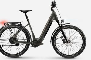 Corratec - E-POWER TREKKING 28 PX6 BELT WAVE - Performance Line Smart System - 90NM - 600Wh - RT - Größe S - dunkelgrau - schwarz